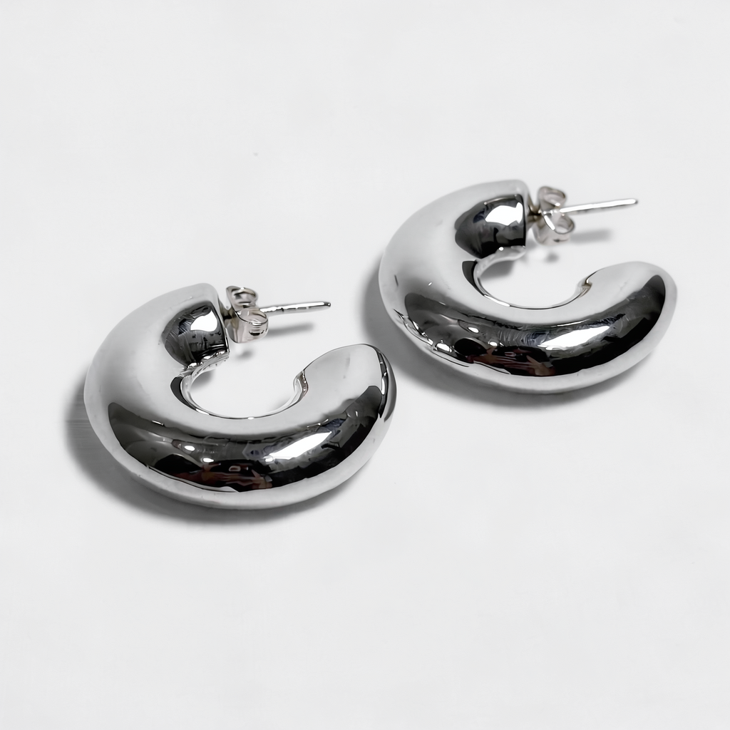 Selene — Arracadas Luna Creciente en Plata 925