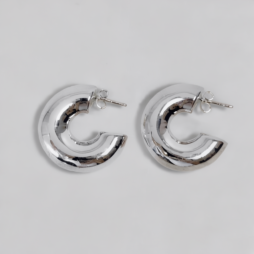 Selene — Arracadas Luna Creciente en Plata 925