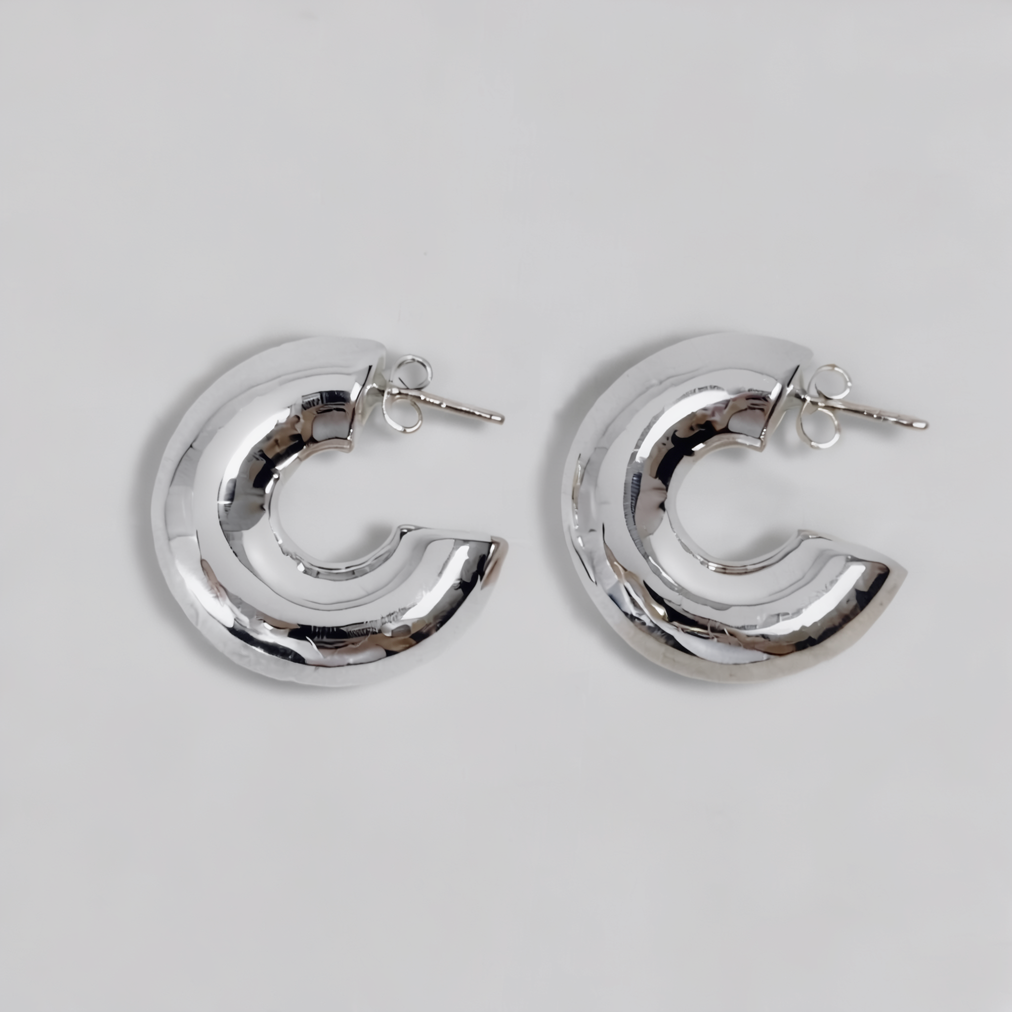 Selene — Arracadas Luna Creciente en Plata 925
