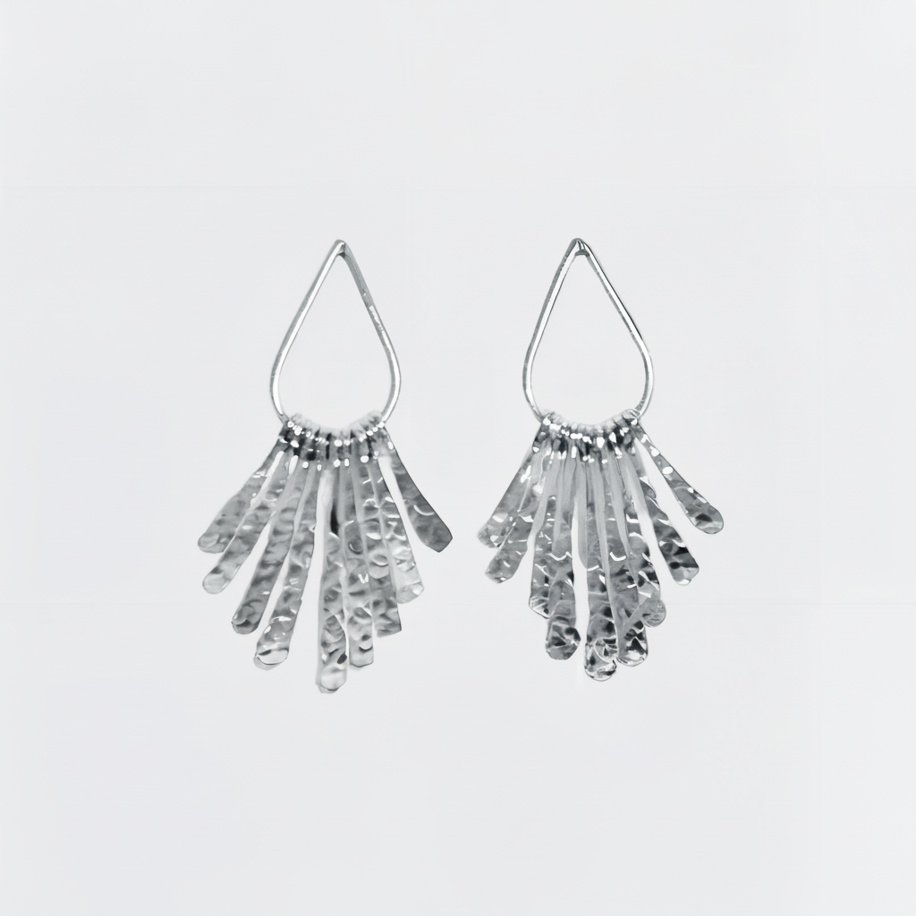 Helíades — Aretes Flecos Martillados en Plata 925