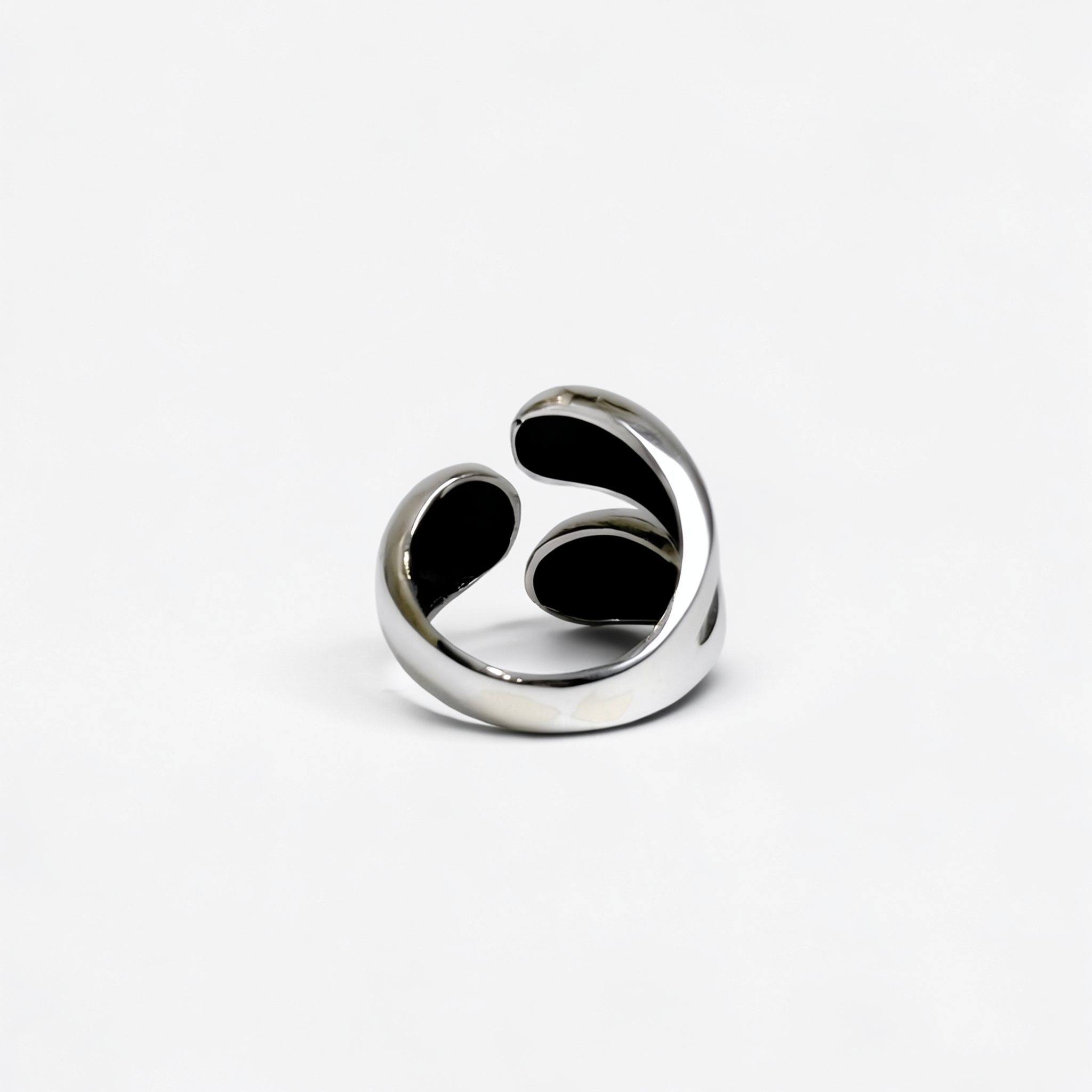 Dione — Anillo Tres Perlas en Plata 925