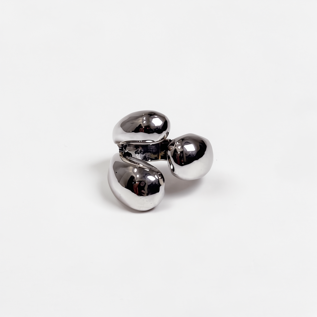 Dione — Anillo Tres Perlas en Plata 925