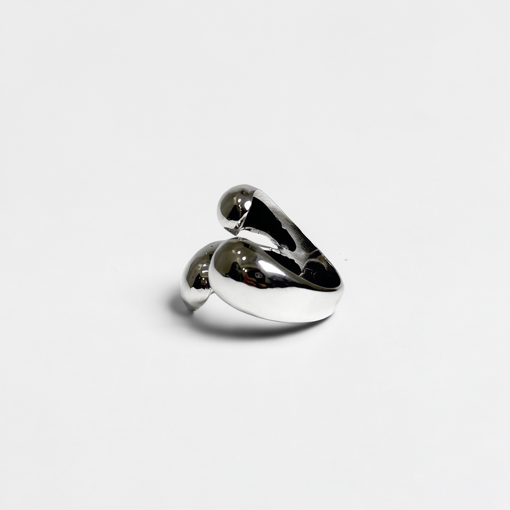 Dione — Anillo Tres Perlas en Plata 925