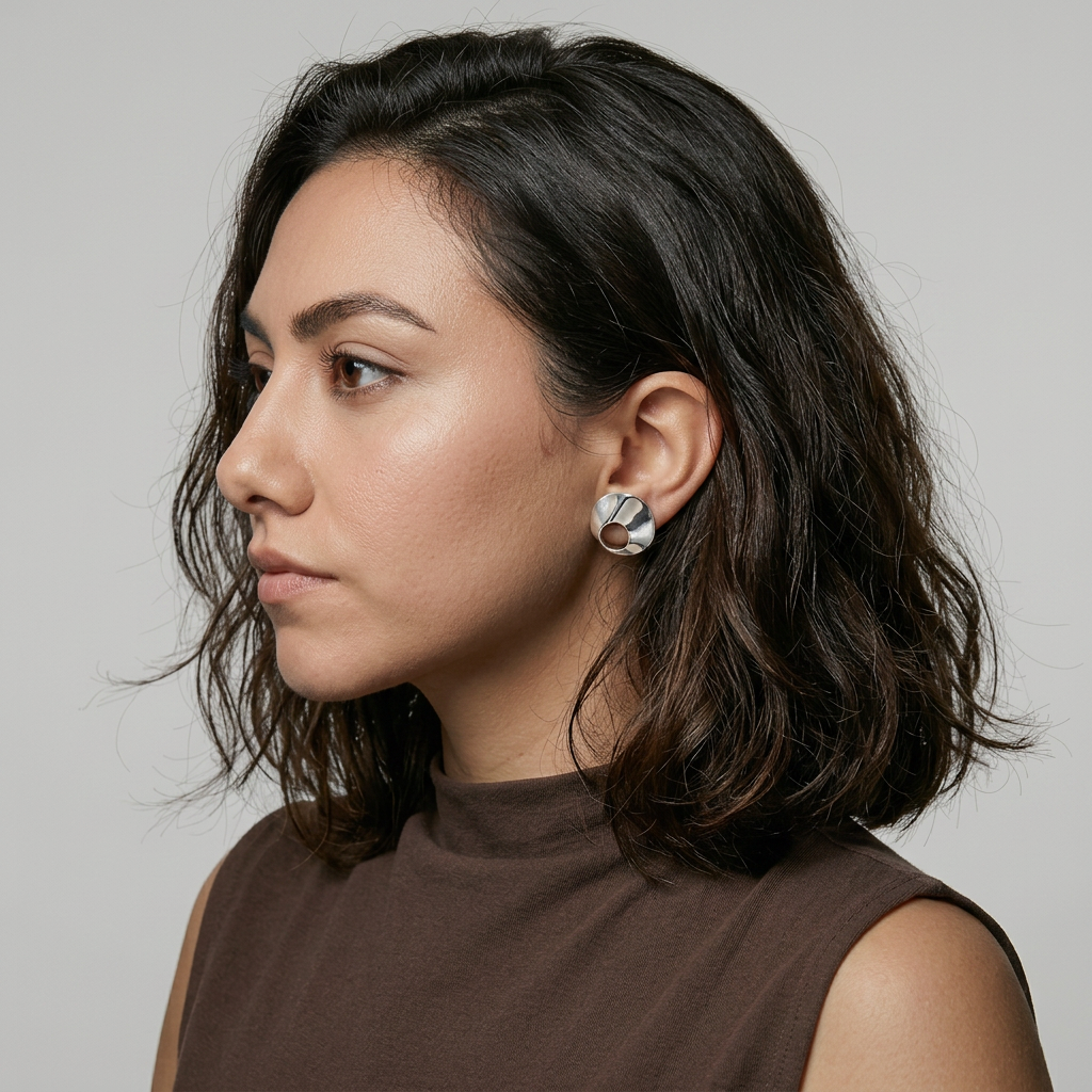 Afrodita — Aretes Pétalo Concha en Plata 925