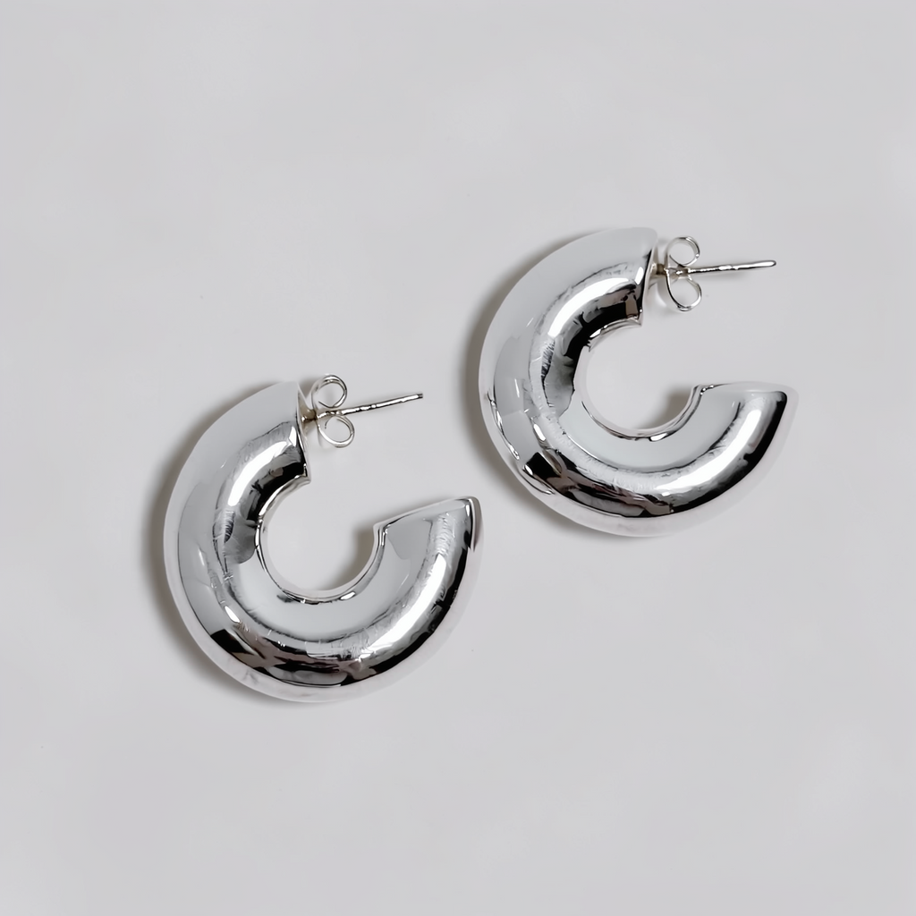 Selene — Arracadas Luna Creciente en Plata 925